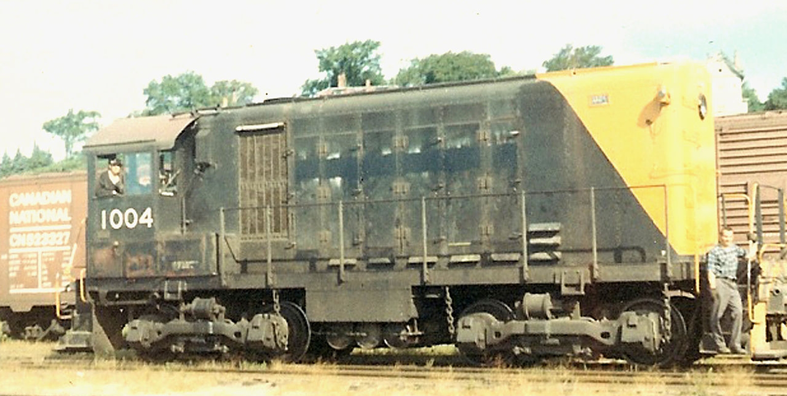 The ALCO HH series was the first serially built diesel-electric locomotive