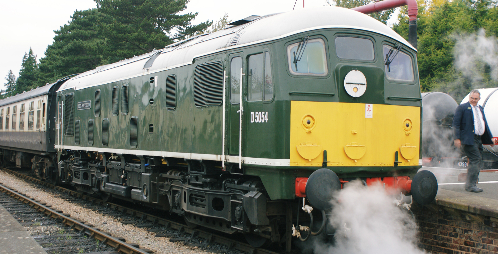 D5054, later 24054, in its original livery at Winchcombe in October 2009