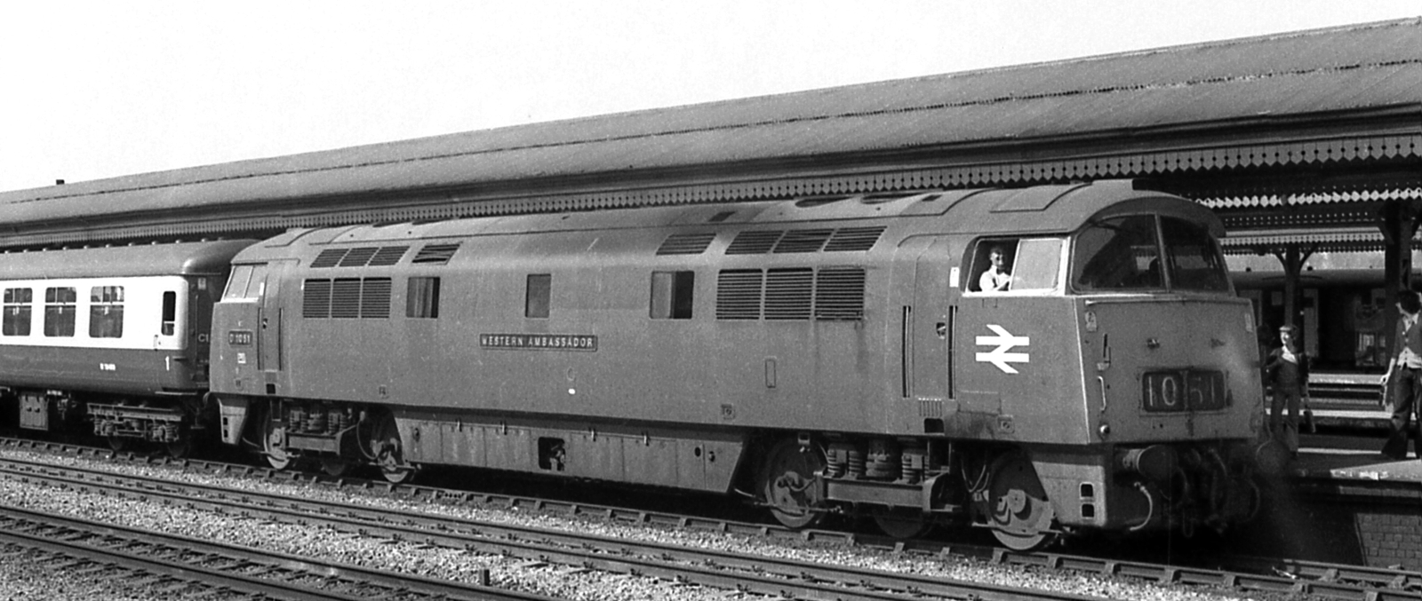 D1051 “Western Ambassador” in April 1976 at Reading