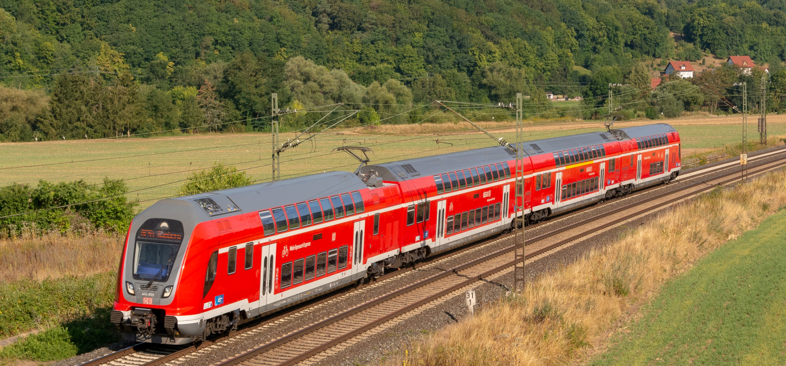 Four-car Twindexx of class 445 in July 2018 near Harrbach on the Frankfurt-Bamberg line