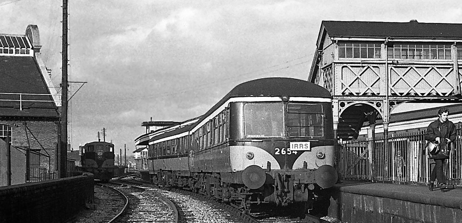 2654 in April 1975 at Connolly Station, Dublin
