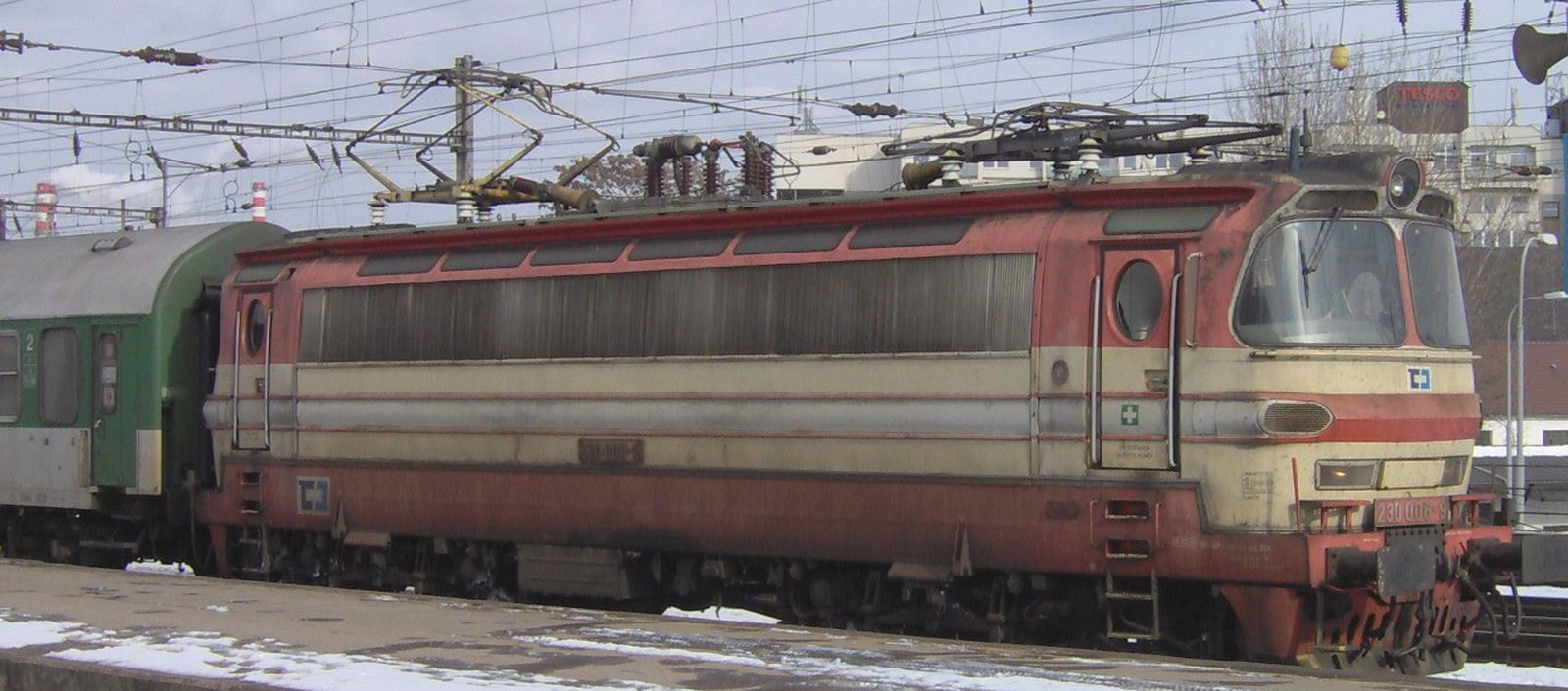 230 006 in old livery in February 2009 in Brno