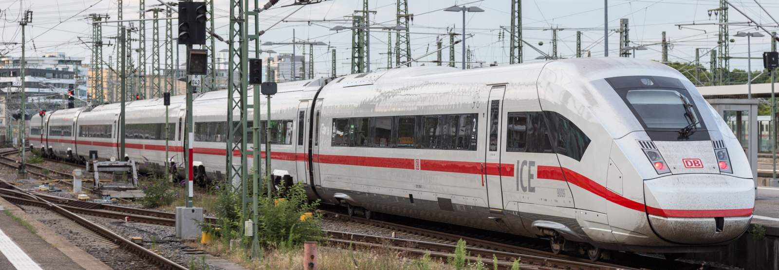 ICE 4 in July 2018 leaving Stuttgart