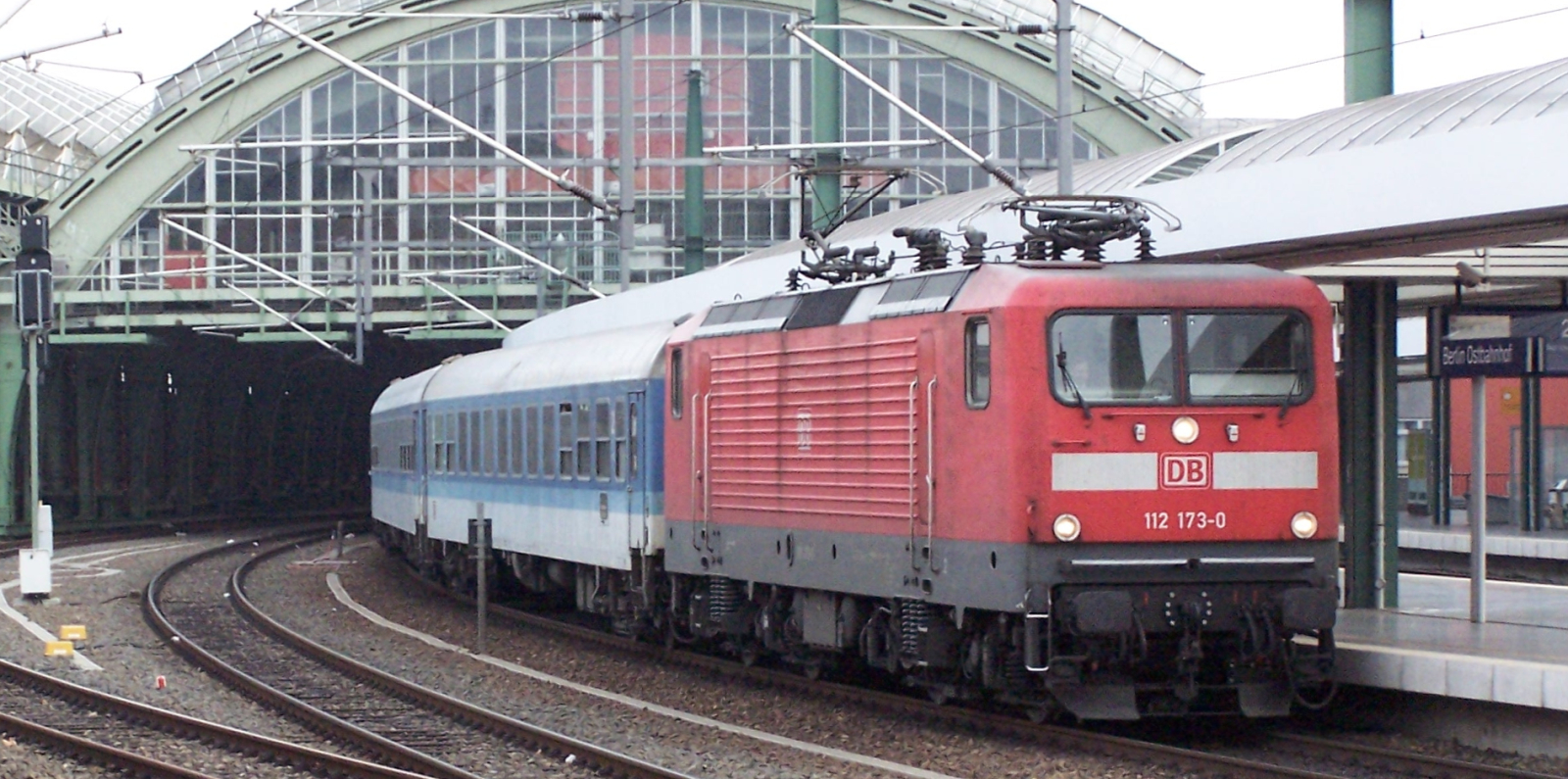 112 173 in November 2003 with an InterRegio in Berlin Ostbahnhof