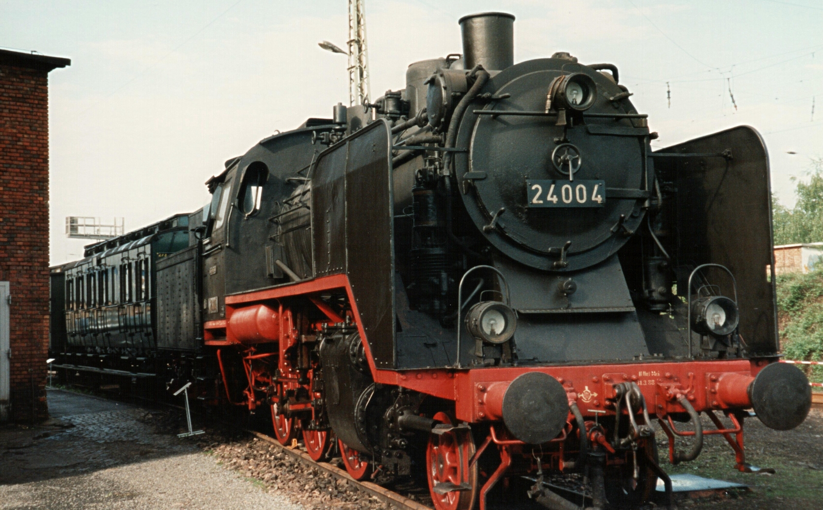 The class 24 was developed with a low axle load for the steppes to be conquered in the Soviet Union