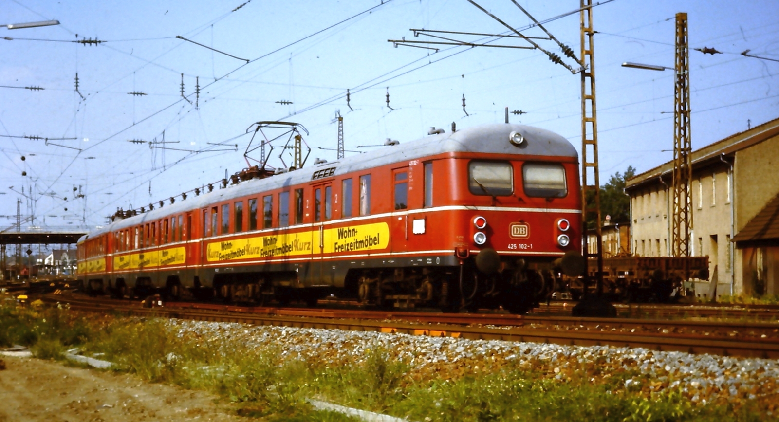 Many pre-war multiple units like this ET 25 in Stuttgart suburban traffic were used until the 1980s