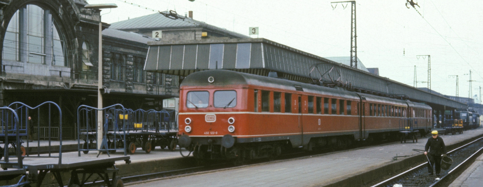 432 122 with new head shape in April 1975 in Nuremberg