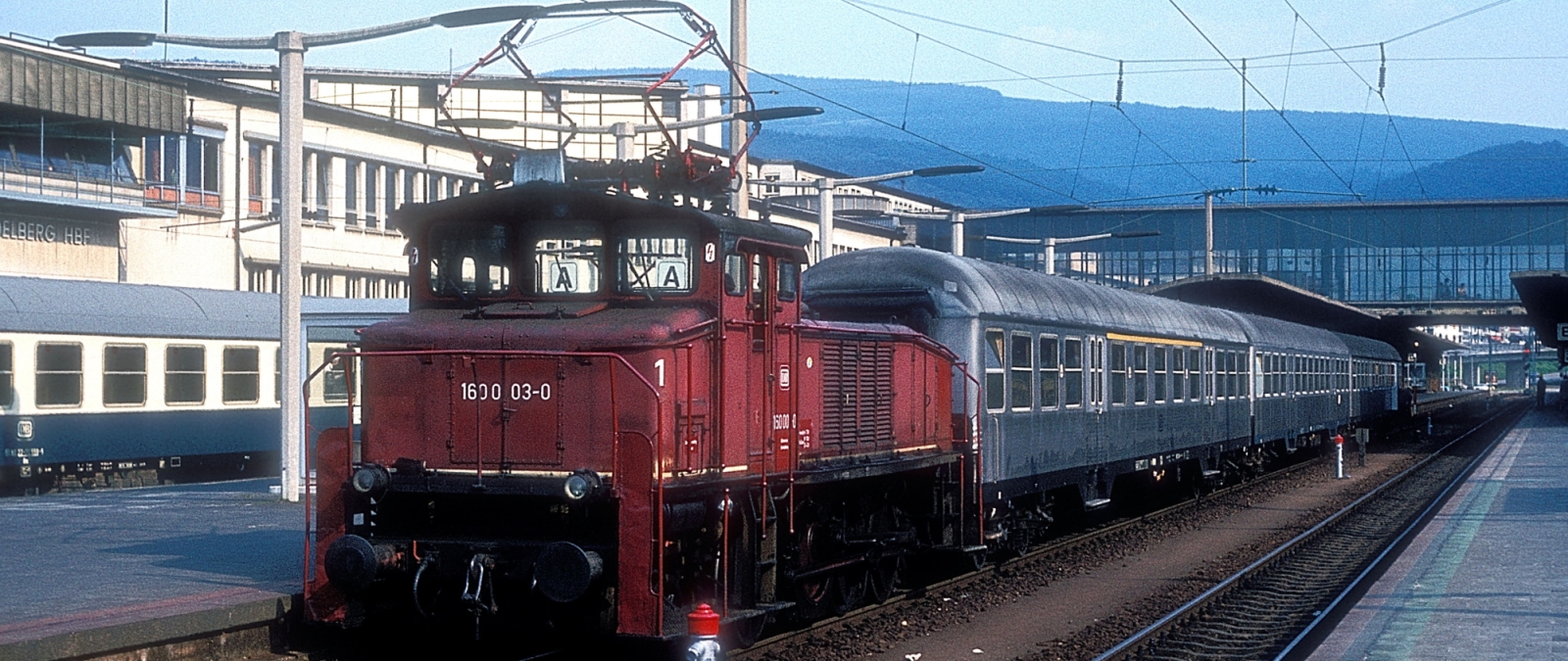 160 003 with some Silberling cars in September 1981 in Heidelberg