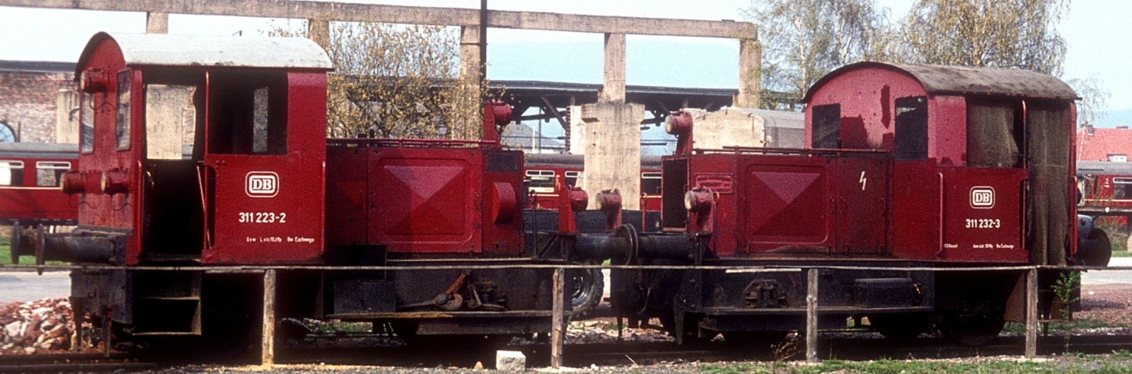 311 223 and 311 232 parked in Eschwege in April 1976 after the end of their service life