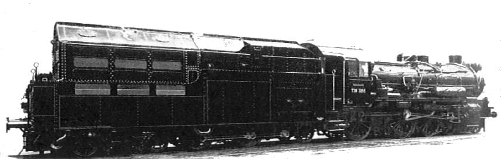 View of the powered tender with T 38 3255