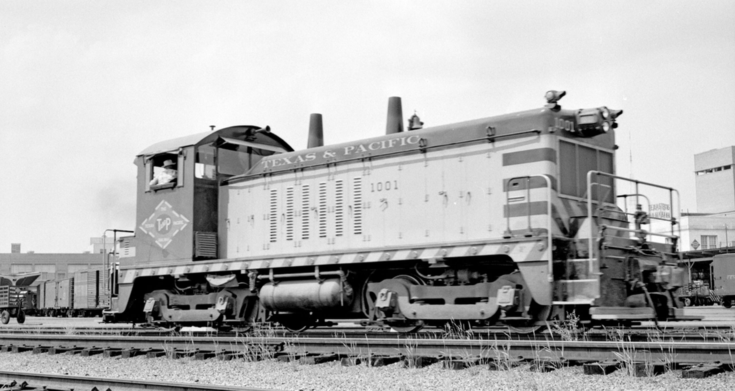 Texas & Pacific NW2 No. 1001 in May 1957 at Dallas, Texas
