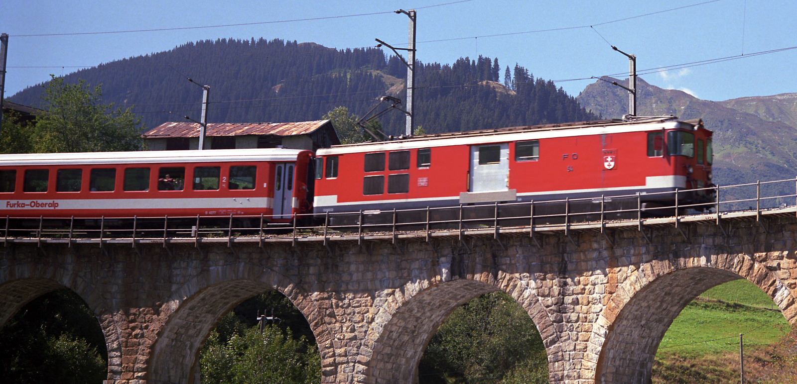 Deh 4/4 I No. 54 in 1996 on the Segnes viaduct