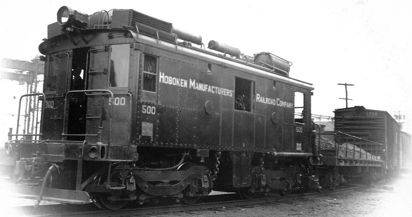 70-ton boxcab of the Hoboken Manufacturers Railroad Co. in June 1933 in Hoboken, New Jersey