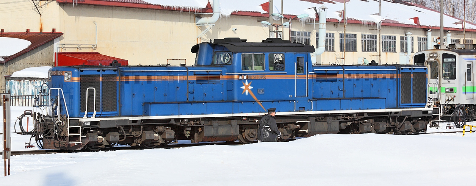 DD51 1803 in 2007 as a work train locomotive