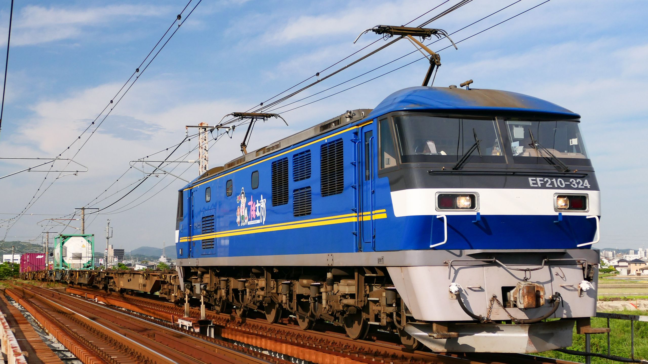 EF210-324 in June 2023 on the Sanyo Main Line