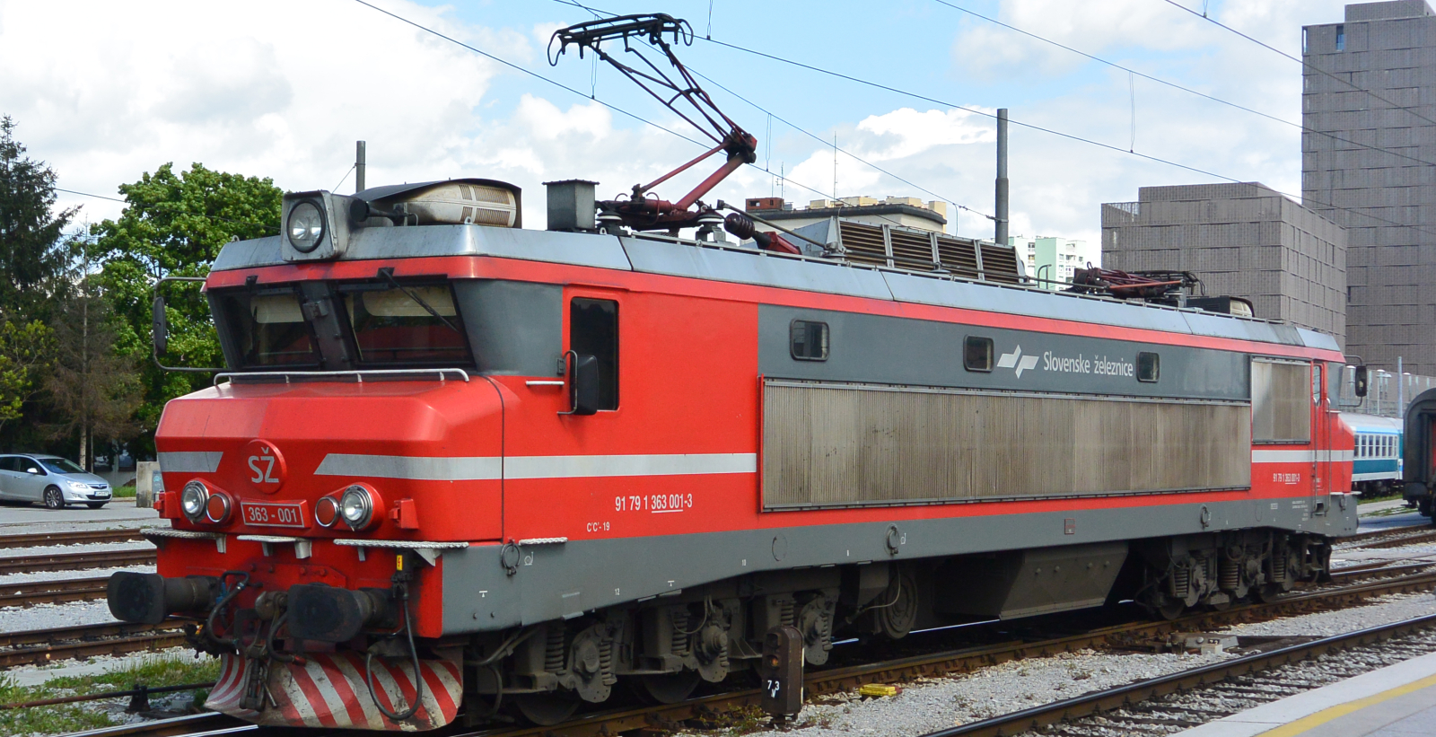 363 001 in April 2014 in Ljubljana