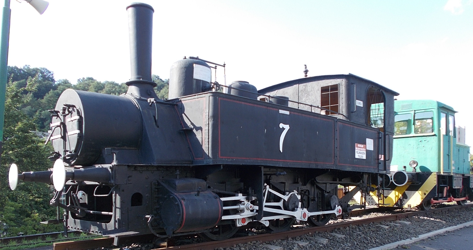 377.210 on display at Salgótarján station