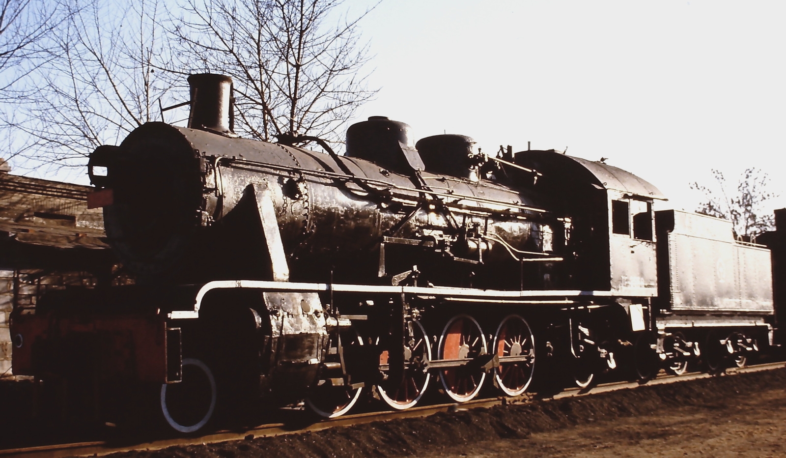JF3-2558 in November 1984 at the Shenyang Steam Locomotive Museum