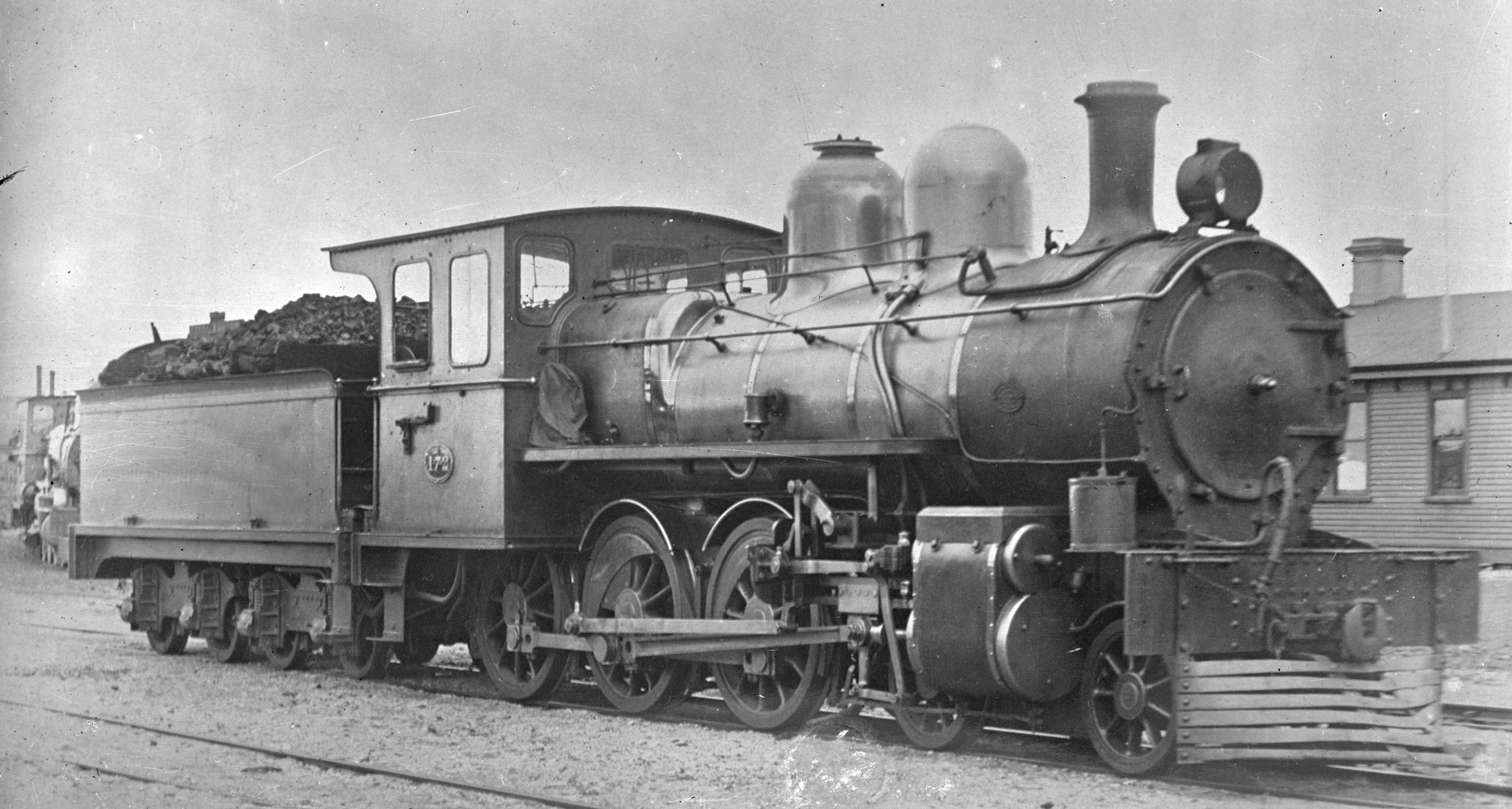 U<sup>A</sup> 172 with raised running bord at Invercargill
