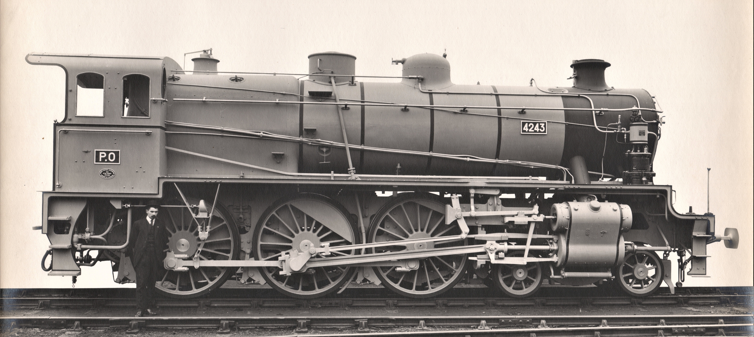 4243 on a North British works photo