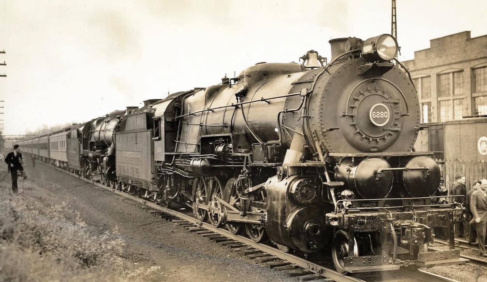 No. 6280 in June 1937 as helper in front of a special train pulled by K4s No. 3845