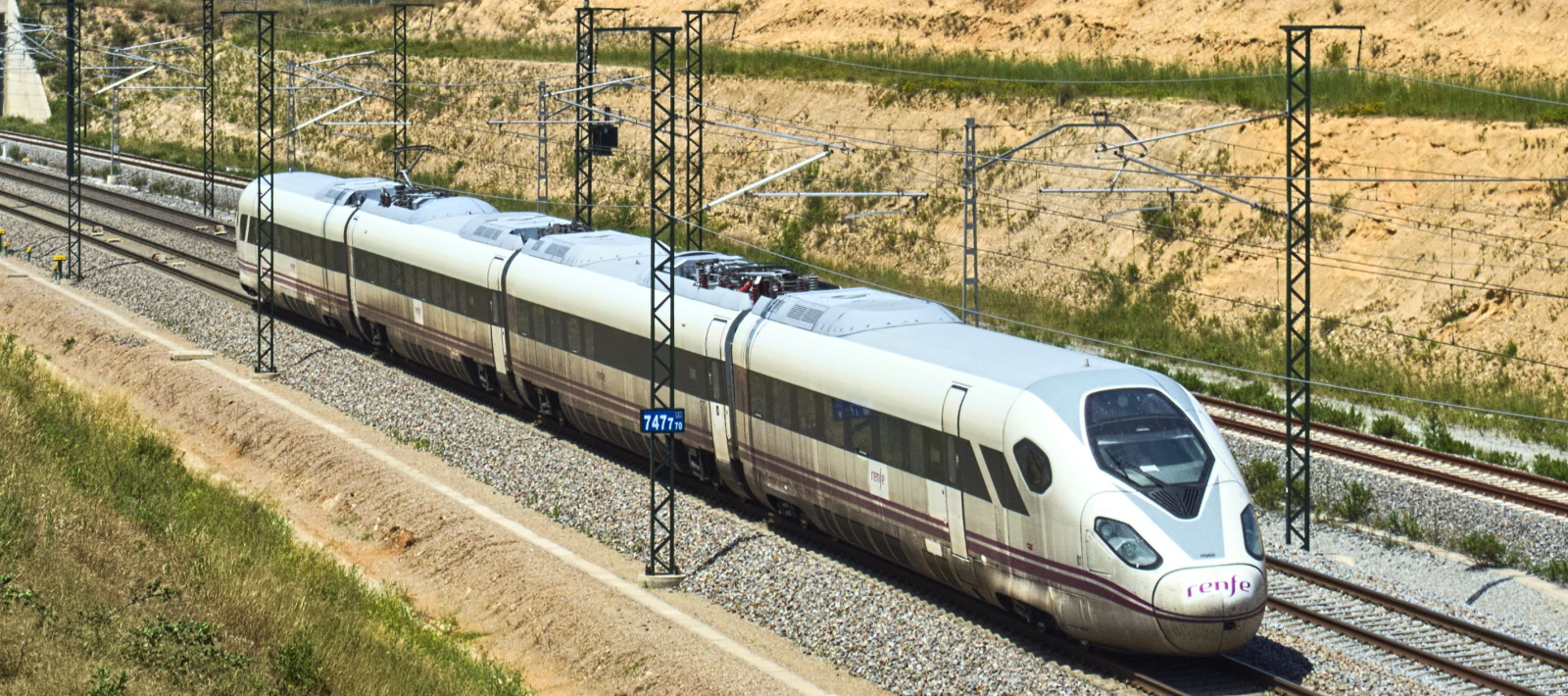 The four-part prototype in June 2016 during test drives near Villafant (Gerona)