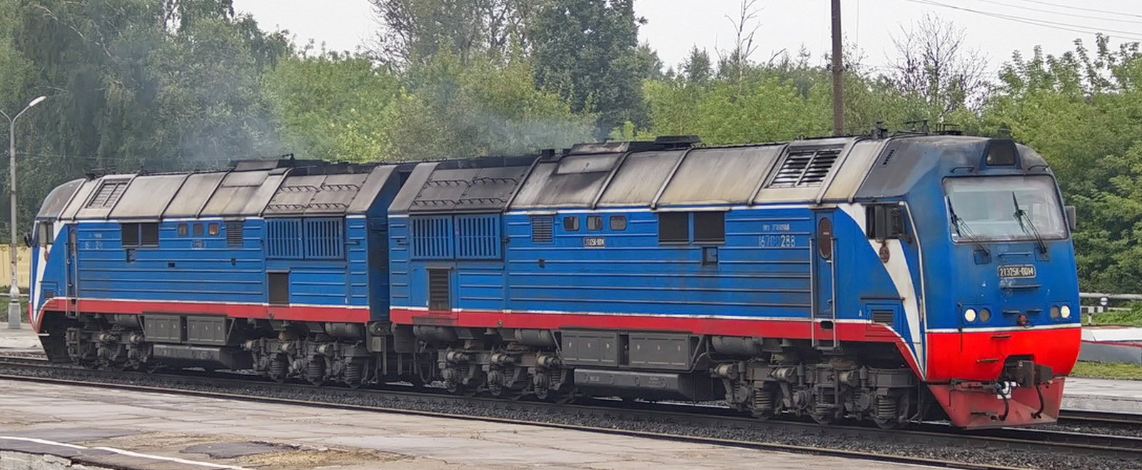 2ТЭ25К-0014 in September 2017 in the Tula area