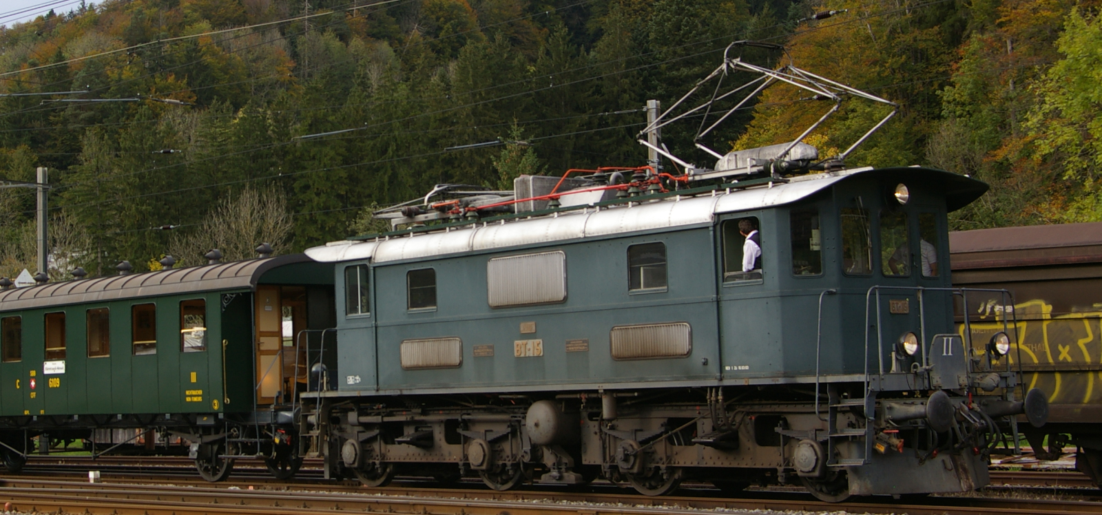 Nr. 15 des Dampfbahn-Vereins Zürcher Oberland im Oktober 2012 in Bauma