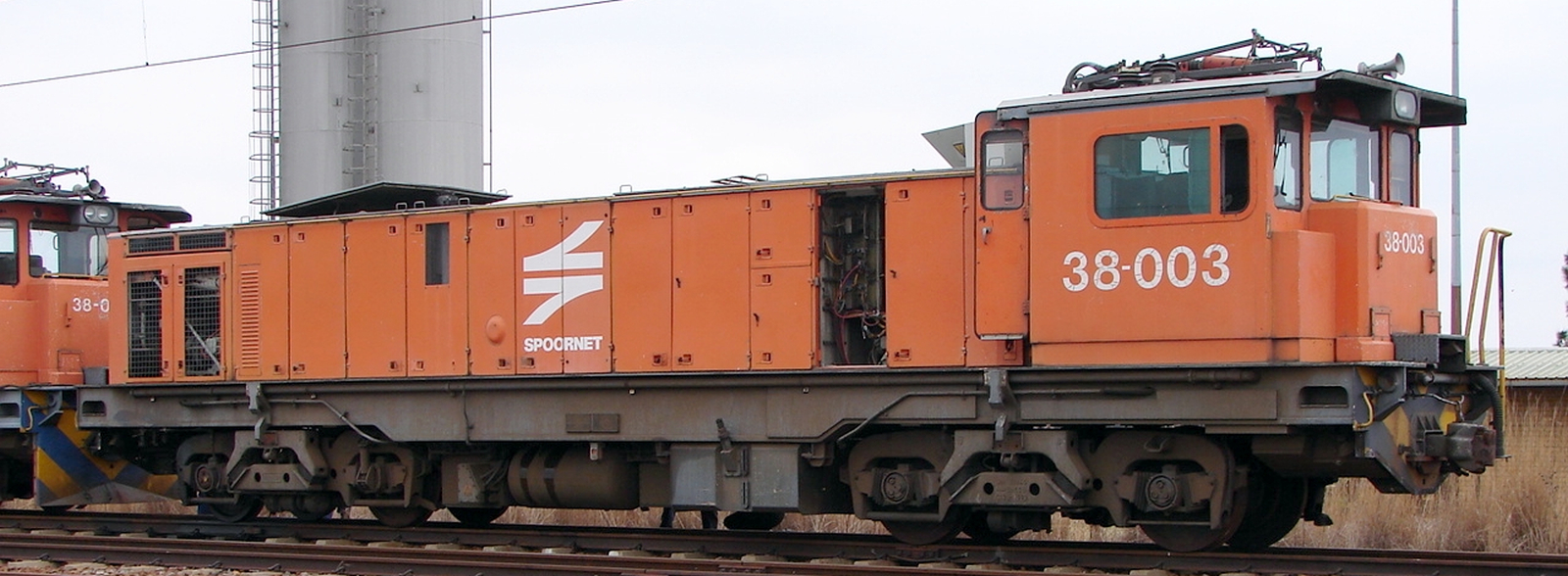38-003 in September 2009 at Sentrarand marshalling yard, Gauteng