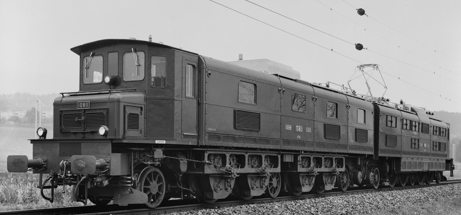 No. 11801 with the original square locomotive body