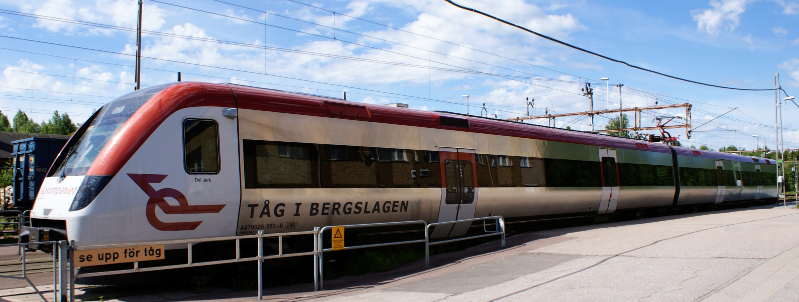 X51 of Tåg i Bergslagen in June 2010 at Hofors station
