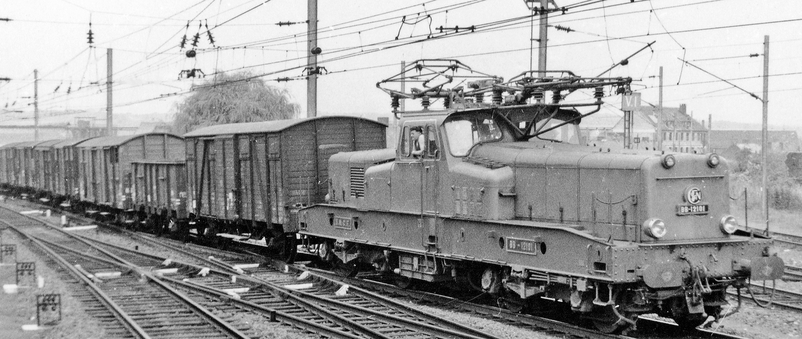 BB 12101 in September 1958 on the Lille-Aulnoye-Metz line