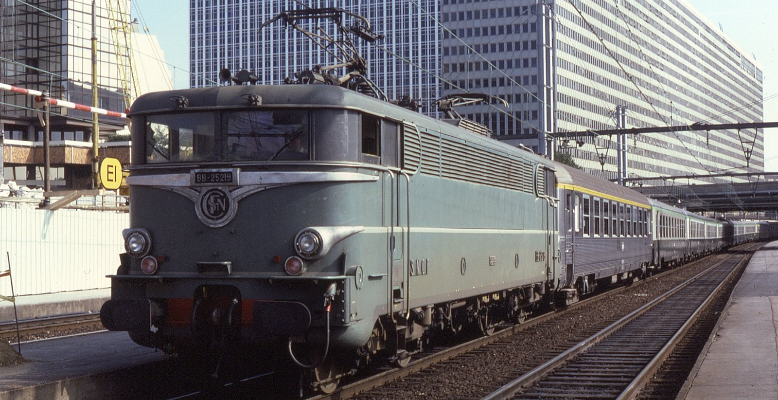 BB 25219 in August 1985 in Paris-Montparnasse