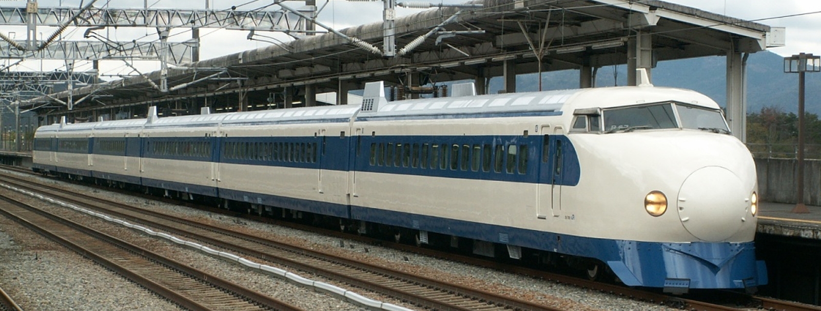 A trainset in Higashi-Hiroshima station