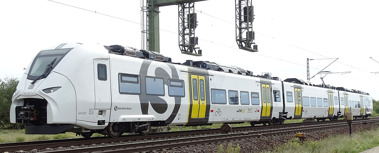 463 027 in October 2020 near Waghäusel