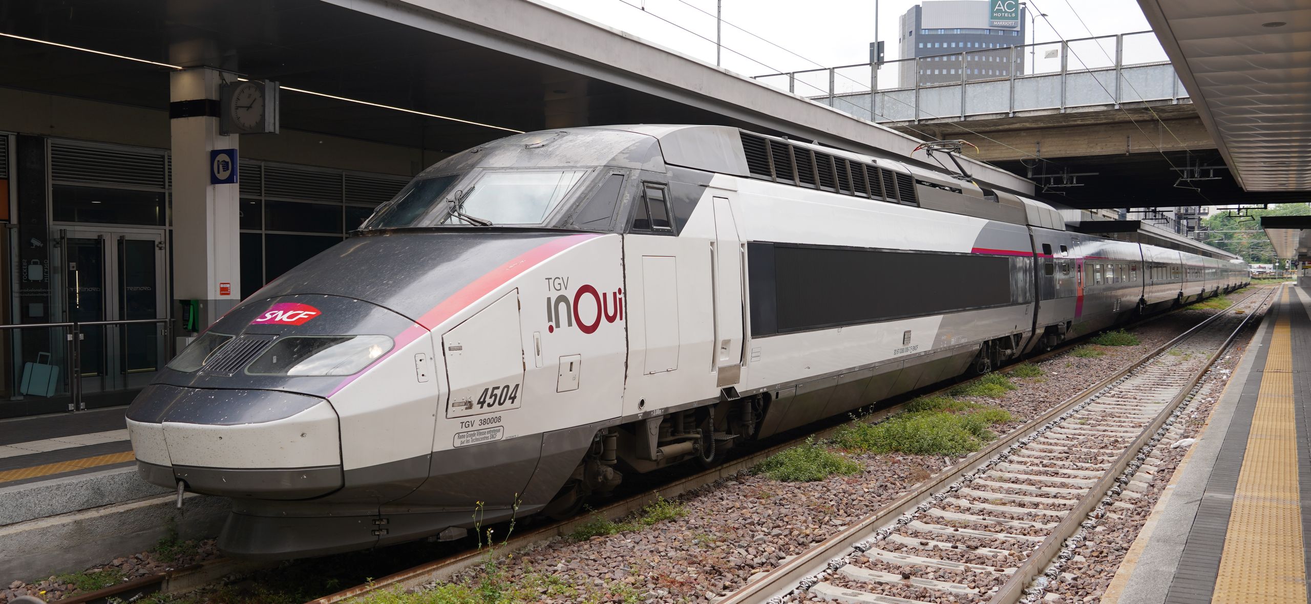 TGV Réseau in Carmillon livery