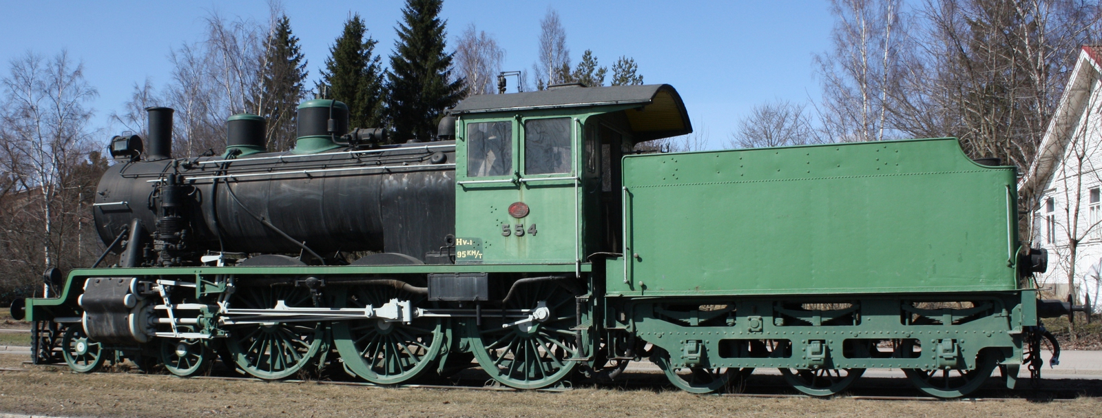 No. 554 on display near Riihimäki Station
