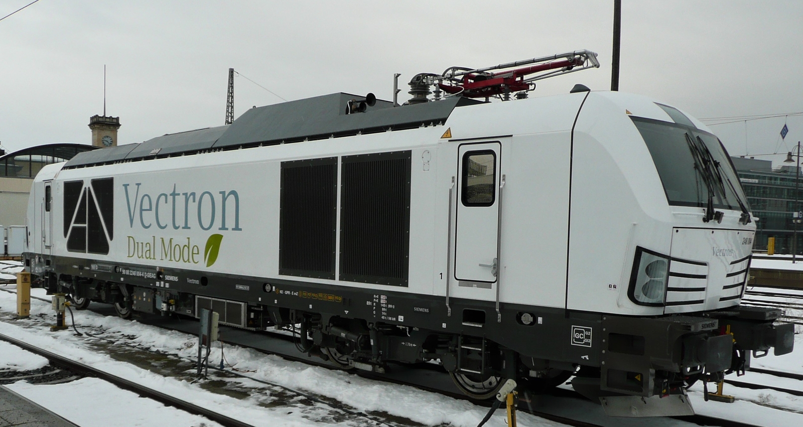 Vectron DM 248 004 as a Siemens demonstrator in February 2021 in Dresden