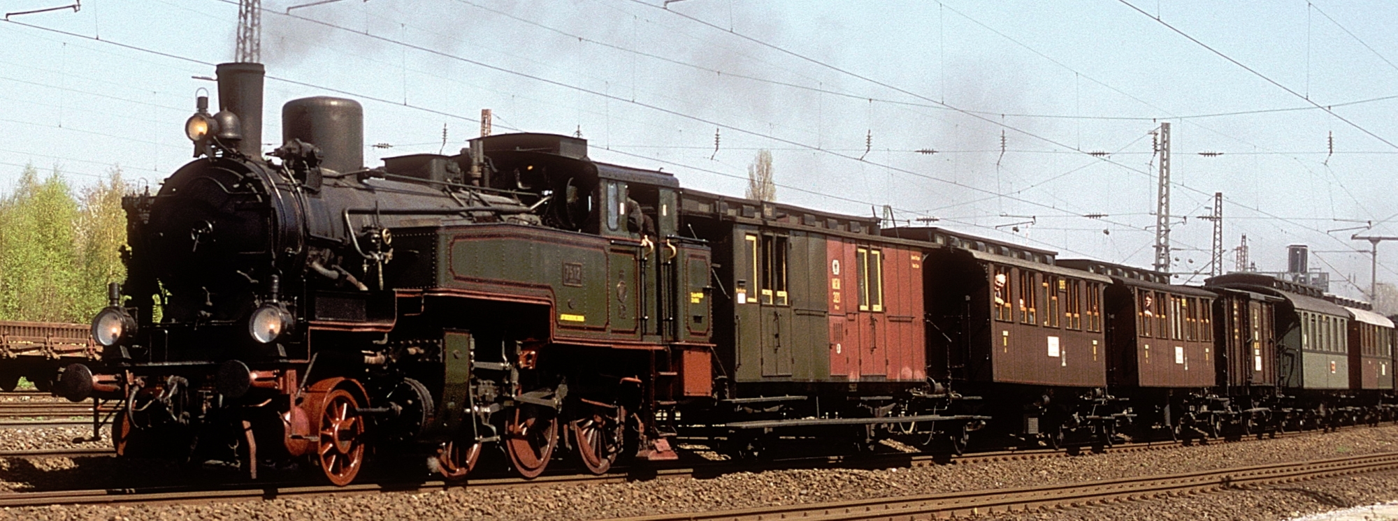 74 231 with original livery and numbering as No. 7512 in April 2010 in Bochum-Ehrenfeld