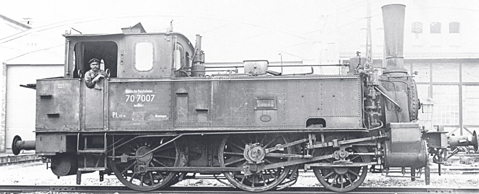 T 4<sup>1</sup> No. 70 7007 as works locomotive at RAW Meiningen in 1933