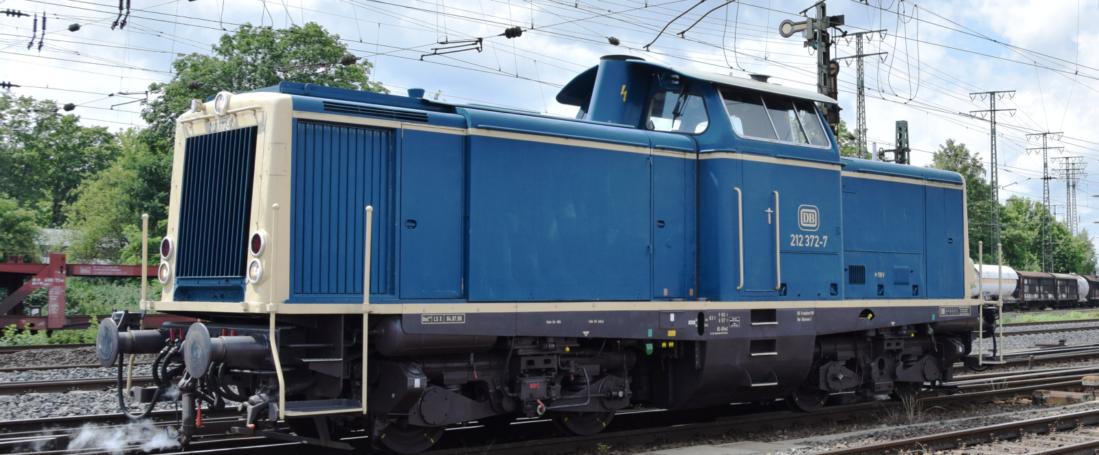 212 372 in Bundesbahn livery in June 2015 in Koblenz-Lützel