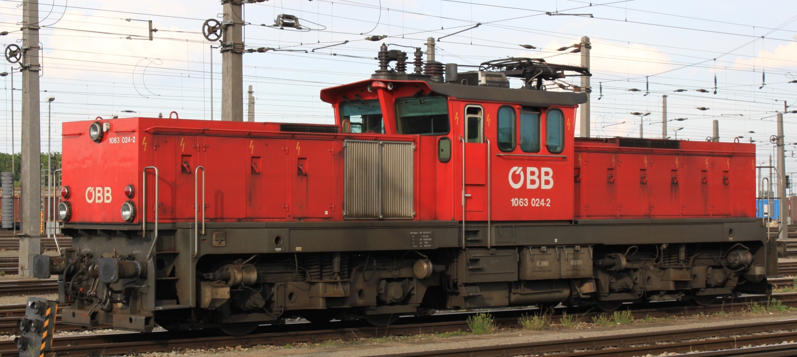 1063.024 in June 2011 at the Vienna-Kledering freight yard